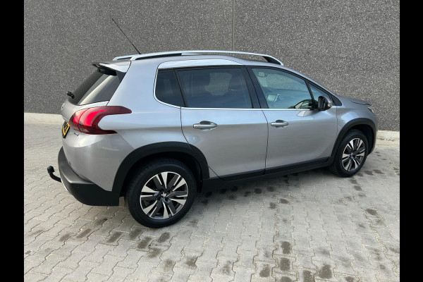 Peugeot 2008 1.2 PureTech GT-line | CARPLAY | PANO | TREKHAAK | NAVI | BLUETOOTH | AUX/USB | CC | PDC | APK T/M 20-10-2026 | TOP