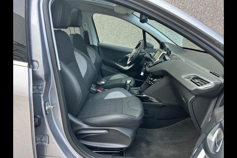 Peugeot 2008 1.2 PureTech GT-line | CARPLAY | PANO | TREKHAAK | NAVI | BLUETOOTH | AUX/USB | CC | PDC | APK T/M 20-10-2026 | TOP