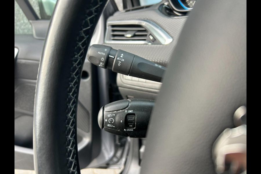 Peugeot 2008 1.2 PureTech GT-line | CARPLAY | PANO | TREKHAAK | NAVI | BLUETOOTH | AUX/USB | CC | PDC | APK T/M 20-10-2026 | TOP