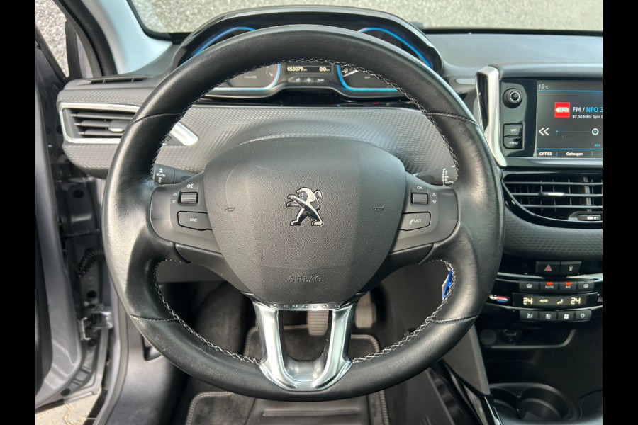 Peugeot 2008 1.2 PureTech GT-line | CARPLAY | PANO | TREKHAAK | NAVI | BLUETOOTH | AUX/USB | CC | PDC | APK T/M 20-10-2026 | TOP