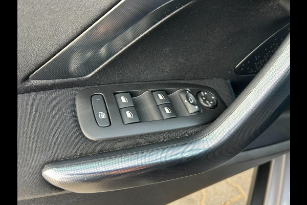 Peugeot 2008 1.2 PureTech GT-line | CARPLAY | PANO | TREKHAAK | NAVI | BLUETOOTH | AUX/USB | CC | PDC | APK T/M 20-10-2026 | TOP