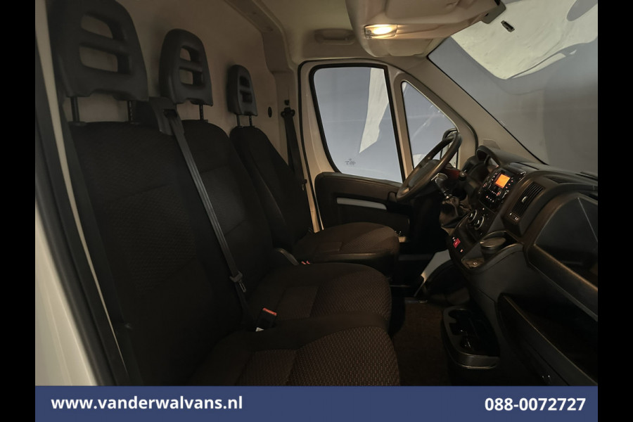 Peugeot Boxer 2.2 BlueHDi 120pk L1H1 Euro6 Airco | Dakdragers | 2500kg Trekhaak Bijrijdersbank