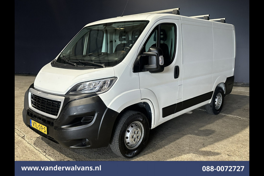 Peugeot Boxer 2.2 BlueHDi 120pk L1H1 Euro6 Airco | Dakdragers | 2500kg Trekhaak Bijrijdersbank
