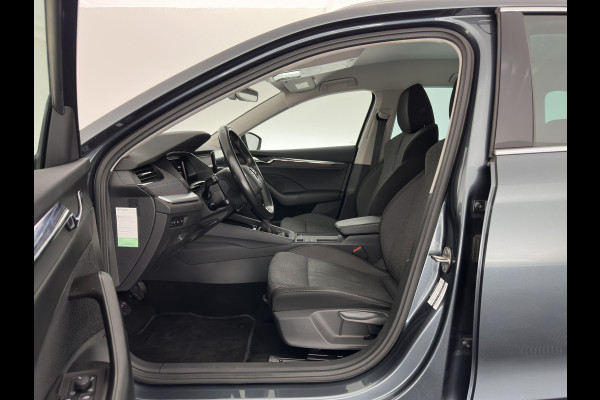 Škoda Octavia Combi 1.5 TSI First Edition (INCL.BTW) *FULL-LED | DIGI-COCKPIT | ADAPTIVE-CRUISE | LANE-ASSIST | HEATED-COMFORTSEATS | KEYLESS | AMBIENT-LIGHT | DAB+ | PRIVACY-GLASS | NAVI-FULLMAP | 18''ALU | TOWBAR*