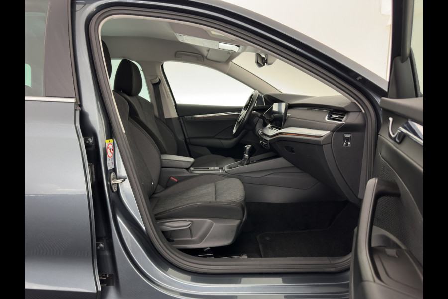 Škoda Octavia Combi 1.5 TSI First Edition (INCL.BTW) *FULL-LED | DIGI-COCKPIT | ADAPTIVE-CRUISE | LANE-ASSIST | HEATED-COMFORTSEATS | KEYLESS | AMBIENT-LIGHT | DAB+ | PRIVACY-GLASS | NAVI-FULLMAP | 18''ALU | TOWBAR*