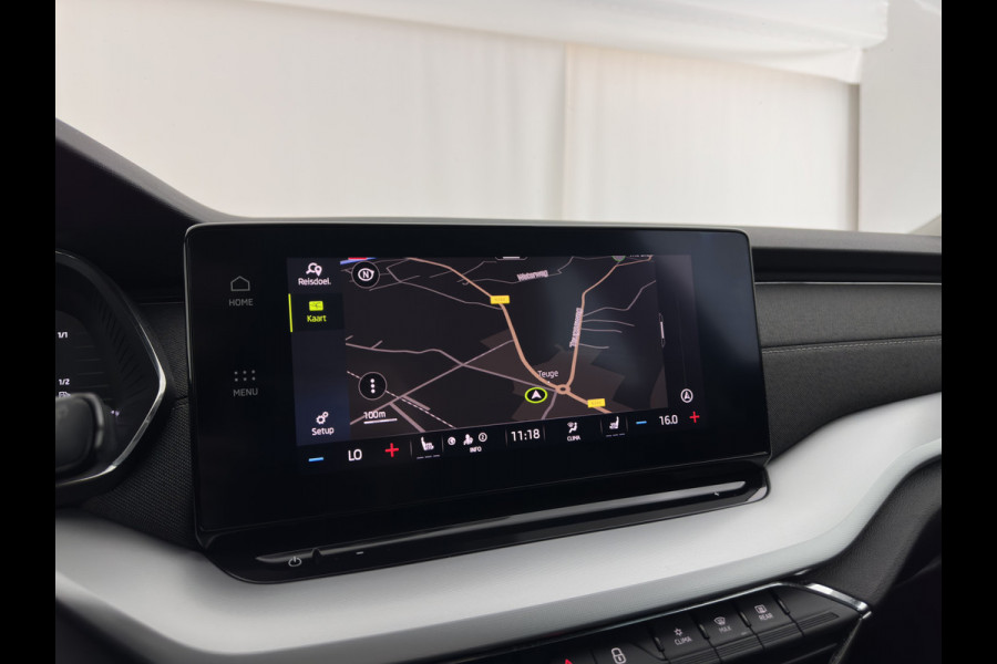 Škoda Octavia Combi 1.5 TSI First Edition (INCL.BTW) *FULL-LED | DIGI-COCKPIT | ADAPTIVE-CRUISE | LANE-ASSIST | HEATED-COMFORTSEATS | KEYLESS | AMBIENT-LIGHT | DAB+ | PRIVACY-GLASS | NAVI-FULLMAP | 18''ALU | TOWBAR*