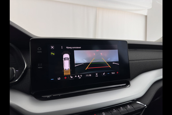 Škoda Octavia Combi 1.5 TSI First Edition (INCL.BTW) *FULL-LED | DIGI-COCKPIT | ADAPTIVE-CRUISE | LANE-ASSIST | HEATED-COMFORTSEATS | KEYLESS | AMBIENT-LIGHT | DAB+ | PRIVACY-GLASS | NAVI-FULLMAP | 18''ALU | TOWBAR*