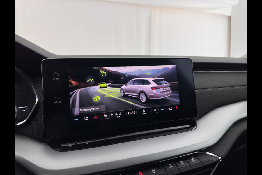 Škoda Octavia Combi 1.5 TSI First Edition (INCL.BTW) *FULL-LED | DIGI-COCKPIT | ADAPTIVE-CRUISE | LANE-ASSIST | HEATED-COMFORTSEATS | KEYLESS | AMBIENT-LIGHT | DAB+ | PRIVACY-GLASS | NAVI-FULLMAP | 18''ALU | TOWBAR*