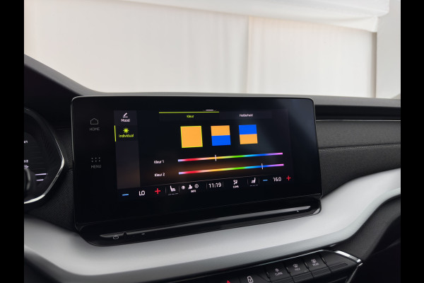 Škoda Octavia Combi 1.5 TSI First Edition (INCL.BTW) *FULL-LED | DIGI-COCKPIT | ADAPTIVE-CRUISE | LANE-ASSIST | HEATED-COMFORTSEATS | KEYLESS | AMBIENT-LIGHT | DAB+ | PRIVACY-GLASS | NAVI-FULLMAP | 18''ALU | TOWBAR*