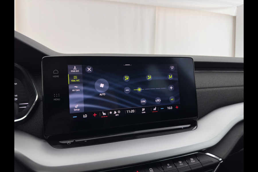 Škoda Octavia Combi 1.5 TSI First Edition (INCL.BTW) *FULL-LED | DIGI-COCKPIT | ADAPTIVE-CRUISE | LANE-ASSIST | HEATED-COMFORTSEATS | KEYLESS | AMBIENT-LIGHT | DAB+ | PRIVACY-GLASS | NAVI-FULLMAP | 18''ALU | TOWBAR*