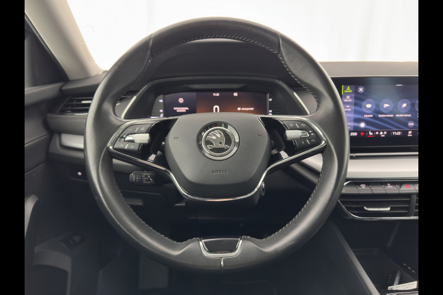 Škoda Octavia Combi 1.5 TSI First Edition (INCL.BTW) *FULL-LED | DIGI-COCKPIT | ADAPTIVE-CRUISE | LANE-ASSIST | HEATED-COMFORTSEATS | KEYLESS | AMBIENT-LIGHT | DAB+ | PRIVACY-GLASS | NAVI-FULLMAP | 18''ALU | TOWBAR*