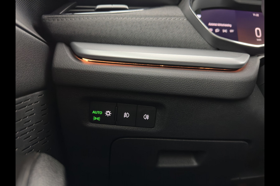 Škoda Octavia Combi 1.5 TSI First Edition (INCL.BTW) *FULL-LED | DIGI-COCKPIT | ADAPTIVE-CRUISE | LANE-ASSIST | HEATED-COMFORTSEATS | KEYLESS | AMBIENT-LIGHT | DAB+ | PRIVACY-GLASS | NAVI-FULLMAP | 18''ALU | TOWBAR*