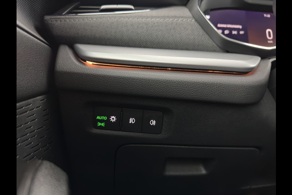 Škoda Octavia Combi 1.5 TSI First Edition (INCL.BTW) *FULL-LED | DIGI-COCKPIT | ADAPTIVE-CRUISE | LANE-ASSIST | HEATED-COMFORTSEATS | KEYLESS | AMBIENT-LIGHT | DAB+ | PRIVACY-GLASS | NAVI-FULLMAP | 18''ALU | TOWBAR*