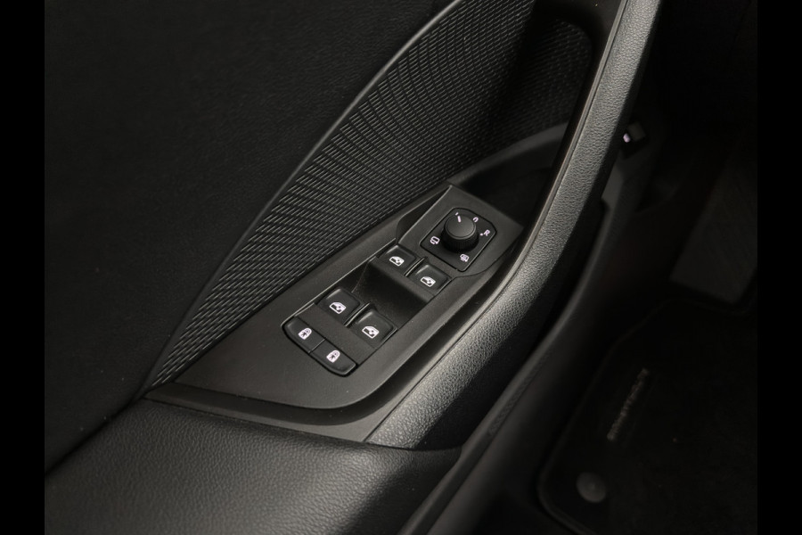 Škoda Octavia Combi 1.5 TSI First Edition (INCL.BTW) *FULL-LED | DIGI-COCKPIT | ADAPTIVE-CRUISE | LANE-ASSIST | HEATED-COMFORTSEATS | KEYLESS | AMBIENT-LIGHT | DAB+ | PRIVACY-GLASS | NAVI-FULLMAP | 18''ALU | TOWBAR*