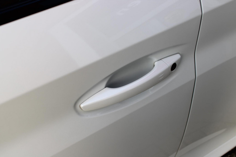 Peugeot 208 1.2 130PK AUTOMAAT GT PACK | BLACK PACK | PANORAMA DAK | ALCANTARA BEKLEDING | ACHTERUITRIJ CAMERA | ADAPTIVE CRUISE CONTROL | FULL LED KOPLAMPEN | 3-D INSTRUMENTENPANEEL | STOEL VERWARMING | 17" LICHTMETALEN VELGEN | ALL SEASON BANDEN | DODEHOEK DETECTIE | NAVIGATIE | APPLE CARPLAY/ANDROID AUTO | DAB+ RADIO |