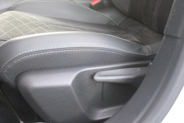 Peugeot 208 1.2 130PK AUTOMAAT GT PACK | BLACK PACK | PANORAMA DAK | ALCANTARA BEKLEDING | ACHTERUITRIJ CAMERA | ADAPTIVE CRUISE CONTROL | FULL LED KOPLAMPEN | 3-D INSTRUMENTENPANEEL | STOEL VERWARMING | 17" LICHTMETALEN VELGEN | ALL SEASON BANDEN | DODEHOEK DETECTIE | NAVIGATIE | APPLE CARPLAY/ANDROID AUTO | DAB+ RADIO |