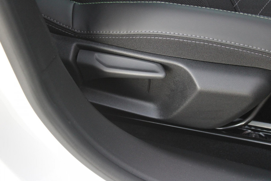 Peugeot 208 1.2 130PK AUTOMAAT GT PACK | BLACK PACK | PANORAMA DAK | ALCANTARA BEKLEDING | ACHTERUITRIJ CAMERA | ADAPTIVE CRUISE CONTROL | FULL LED KOPLAMPEN | 3-D INSTRUMENTENPANEEL | STOEL VERWARMING | 17" LICHTMETALEN VELGEN | ALL SEASON BANDEN | DODEHOEK DETECTIE | NAVIGATIE | APPLE CARPLAY/ANDROID AUTO | DAB+ RADIO |