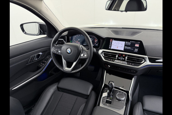 BMW 3-serie 320i 2.0T 184pk AUT-8 Navi-Pro Apple Carplay Android Bordherk. Sport Line Shadow-Line Sportstoel+ 1/2 Leer PDC-a+v Teleservice D HiFi+9speakers Drive-Assist LED Connected-Services LED Live Cockpit Pro Active guard DAB WiFi 1600kg trekvermogen