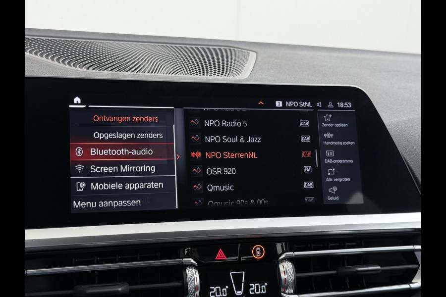 BMW 3-serie 320i 2.0T 184pk AUT-8 Navi-Pro Apple Carplay Android Bordherk. Sport Line Shadow-Line Sportstoel+ 1/2 Leer PDC-a+v Teleservice D HiFi+9speakers Drive-Assist LED Connected-Services LED Live Cockpit Pro Active guard DAB WiFi 1600kg trekvermogen