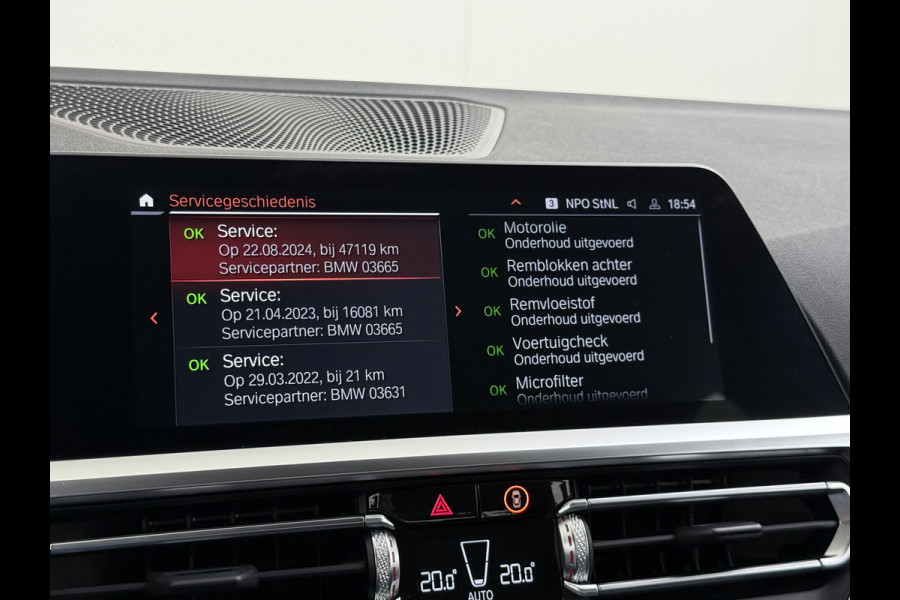 BMW 3-serie 320i 2.0T 184pk AUT-8 Navi-Pro Apple Carplay Android Bordherk. Sport Line Shadow-Line Sportstoel+ 1/2 Leer PDC-a+v Teleservice D HiFi+9speakers Drive-Assist LED Connected-Services LED Live Cockpit Pro Active guard DAB WiFi 1600kg trekvermogen