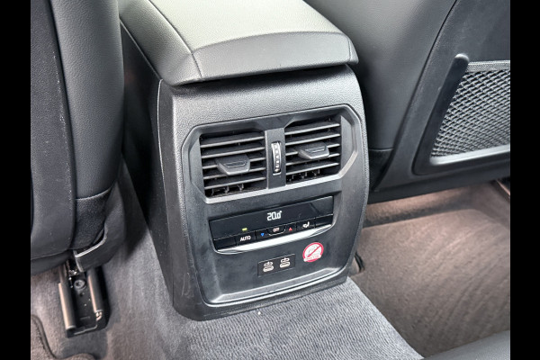 BMW 3-serie 320i 2.0T 184pk AUT-8 Navi-Pro Apple Carplay Android Bordherk. Sport Line Shadow-Line Sportstoel+ 1/2 Leer PDC-a+v Teleservice D HiFi+9speakers Drive-Assist LED Connected-Services LED Live Cockpit Pro Active guard DAB WiFi 1600kg trekvermogen