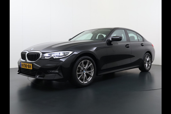 BMW 3-serie 320i 2.0T 184pk AUT-8 Navi-Pro Apple Carplay Android Bordherk. Sport Line Shadow-Line Sportstoel+ 1/2 Leer PDC-a+v Teleservice D HiFi+9speakers Drive-Assist LED Connected-Services LED Live Cockpit Pro Active guard DAB WiFi 1600kg trekvermogen