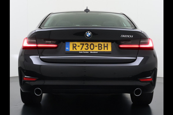BMW 3-serie 320i 2.0T 184pk AUT-8 Navi-Pro Apple Carplay Android Bordherk. Sport Line Shadow-Line Sportstoel+ 1/2 Leer PDC-a+v Teleservice D HiFi+9speakers Drive-Assist LED Connected-Services LED Live Cockpit Pro Active guard DAB WiFi 1600kg trekvermogen