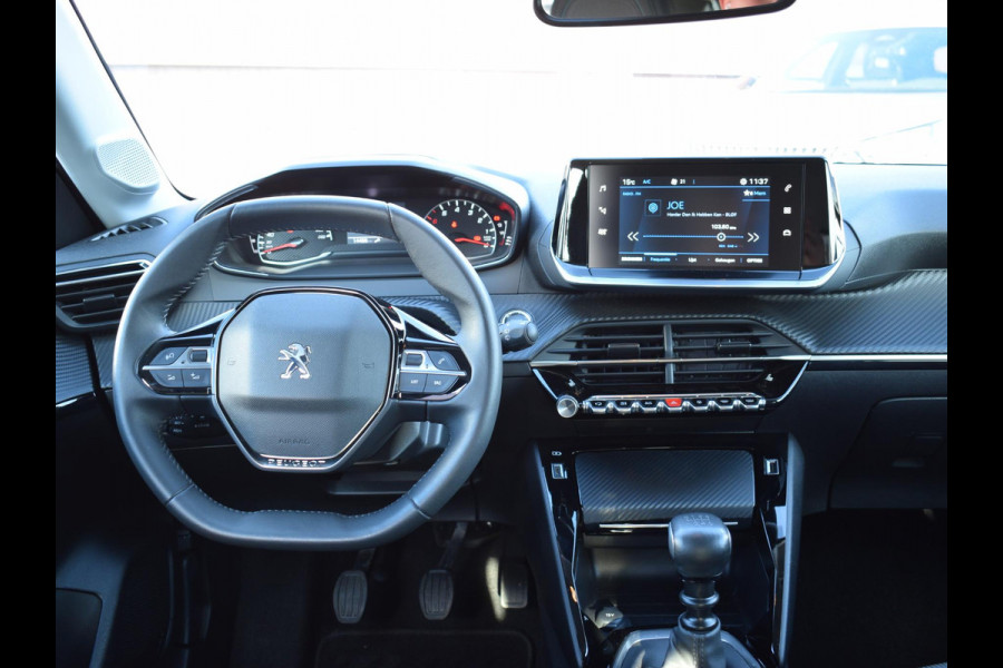 Peugeot 208 1.2 PureTech Allure Pack 100 PK | STOELVERWARMING | CLIMATE CONTROL | APPLE CARPLAY | PARKEERSENSOREN MET CAMERA | 14.486 KM