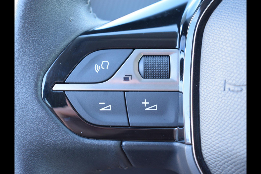 Peugeot 208 1.2 PureTech Allure Pack 100 PK | STOELVERWARMING | CLIMATE CONTROL | APPLE CARPLAY | PARKEERSENSOREN MET CAMERA | 14.486 KM