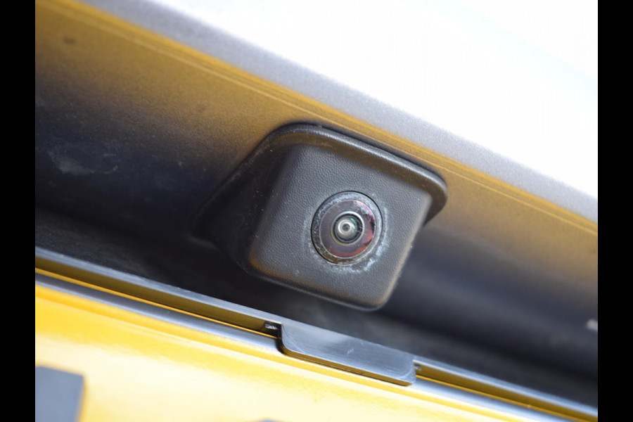 Peugeot 208 1.2 PureTech Allure Pack 100 PK | STOELVERWARMING | CLIMATE CONTROL | APPLE CARPLAY | PARKEERSENSOREN MET CAMERA | 14.486 KM