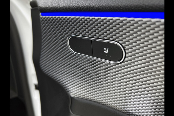 Mercedes-Benz A-Klasse 180 Business Solution AMG (PANORAMADAK, SFEERVERLICHTING, STOELVERWARMING, GOED ONDERHOUDEN)