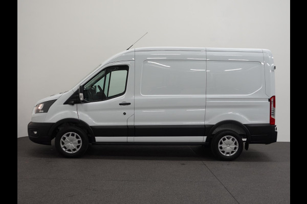 Ford Transit 130pk 2.0 L2H2 Trend Automaat Airco Navi Cruise Automaat Airco Navi Bluetooth Camera V+A DAB+ Cruise