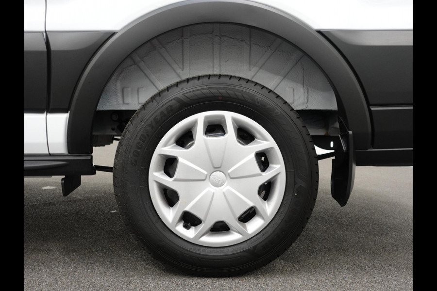 Ford Transit 130pk 2.0 L2H2 Trend Automaat Airco Navi Cruise Automaat Airco Navi Bluetooth Camera V+A DAB+ Cruise