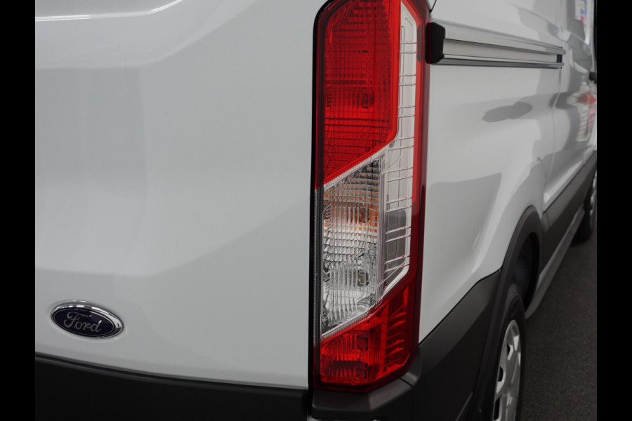 Ford Transit 130pk 2.0 L2H2 Trend Automaat Airco Navi Cruise Automaat Airco Navi Bluetooth Camera V+A DAB+ Cruise