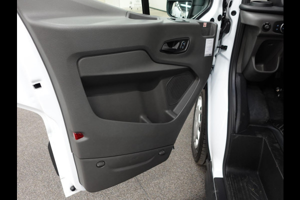 Ford Transit 130pk 2.0 L2H2 Trend Automaat Airco Navi Cruise Automaat Airco Navi Bluetooth Camera V+A DAB+ Cruise