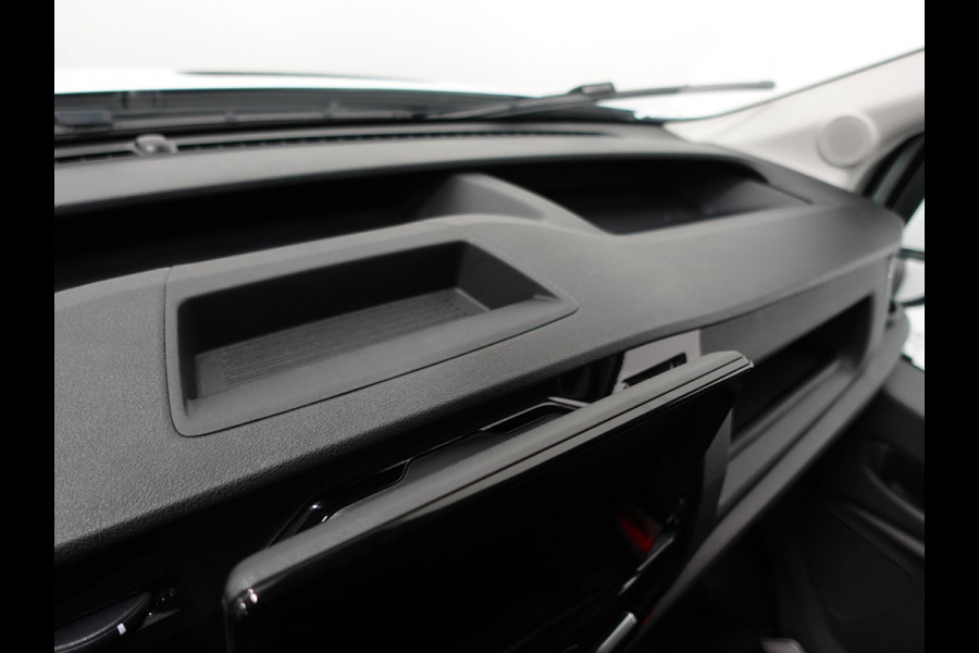 Ford Transit 130pk 2.0 L2H2 Trend Automaat Airco Navi Cruise Automaat Airco Navi Bluetooth Camera V+A DAB+ Cruise