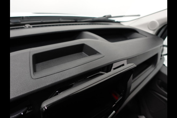 Ford Transit 130pk 2.0 L2H2 Trend Automaat Airco Navi Cruise Automaat Airco Navi Bluetooth Camera V+A DAB+ Cruise