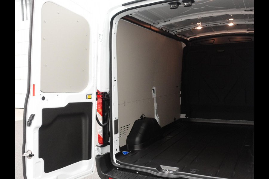 Ford Transit 130pk 2.0 L2H2 Trend Automaat Airco Navi Cruise Automaat Airco Navi Bluetooth Camera V+A DAB+ Cruise