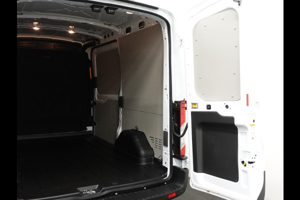 Ford Transit 130pk 2.0 L2H2 Trend Automaat Airco Navi Cruise Automaat Airco Navi Bluetooth Camera V+A DAB+ Cruise
