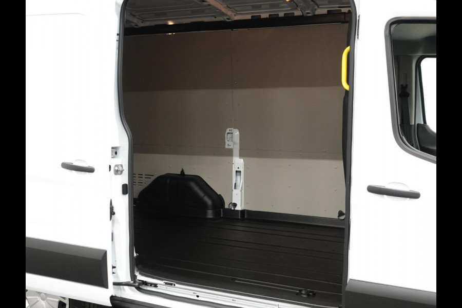 Ford Transit 130pk 2.0 L2H2 Trend Automaat Airco Navi Cruise Automaat Airco Navi Bluetooth Camera V+A DAB+ Cruise