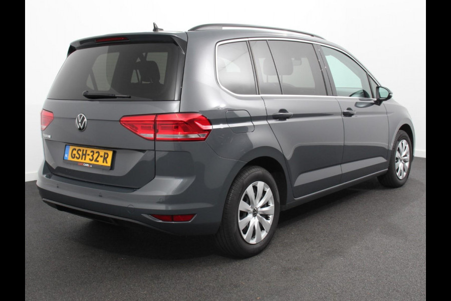 Volkswagen Touran 1.5 TSI DSG Comfortline 7p Navigatie Apple Carplay/Android Auto Parkeersensoren Adaptive Cruise Control Stoelverwarming Climate Control