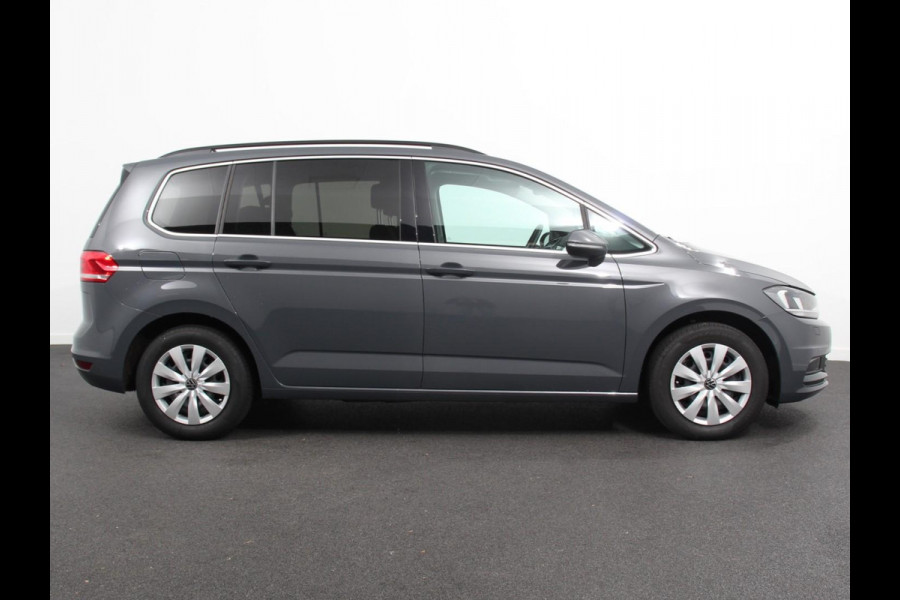 Volkswagen Touran 1.5 TSI DSG Comfortline 7p Navigatie Apple Carplay/Android Auto Parkeersensoren Adaptive Cruise Control Stoelverwarming Climate Control
