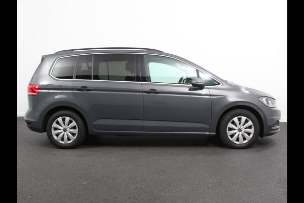 Volkswagen Touran 1.5 TSI DSG Comfortline 7p Navigatie Apple Carplay/Android Auto Parkeersensoren Adaptive Cruise Control Stoelverwarming Climate Control