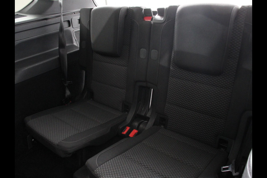 Volkswagen Touran 1.5 TSI DSG Comfortline 7p Navigatie Apple Carplay/Android Auto Parkeersensoren Adaptive Cruise Control Stoelverwarming Climate Control