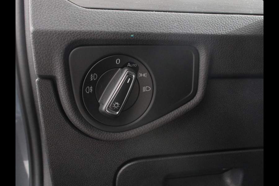 Volkswagen Touran 1.5 TSI DSG Comfortline 7p Navigatie Apple Carplay/Android Auto Parkeersensoren Adaptive Cruise Control Stoelverwarming Climate Control