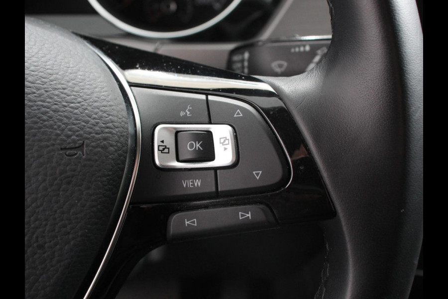 Volkswagen Touran 1.5 TSI DSG Comfortline 7p Navigatie Apple Carplay/Android Auto Parkeersensoren Adaptive Cruise Control Stoelverwarming Climate Control