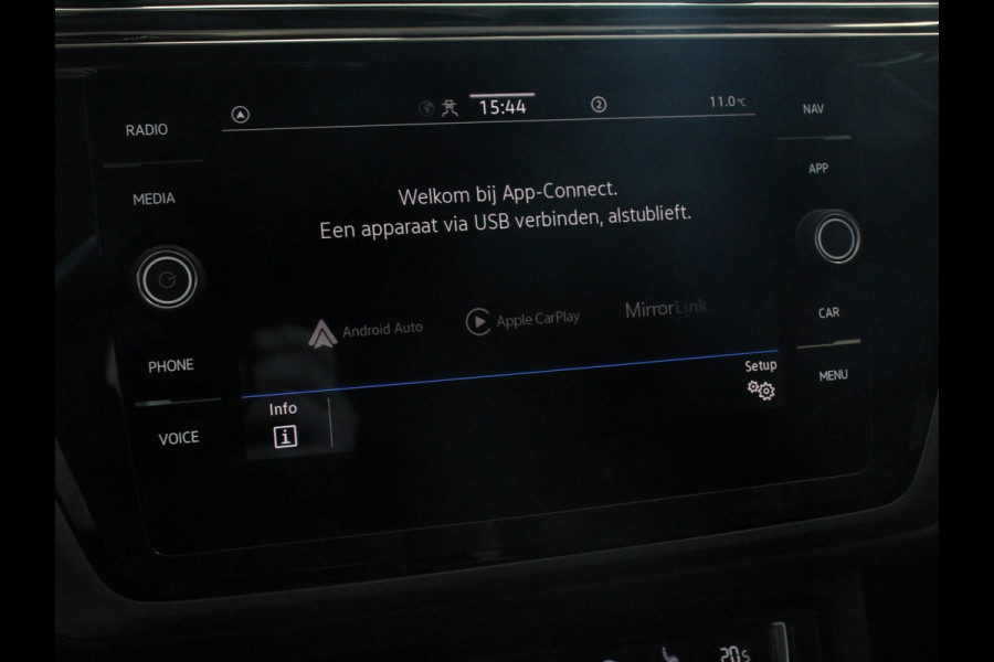 Volkswagen Touran 1.5 TSI DSG Comfortline 7p Navigatie Apple Carplay/Android Auto Parkeersensoren Adaptive Cruise Control Stoelverwarming Climate Control