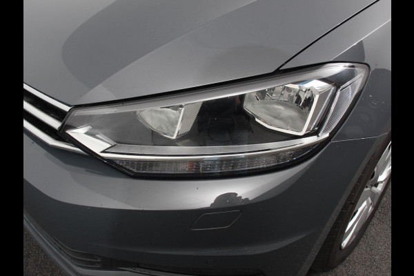 Volkswagen Touran 1.5 TSI DSG Comfortline 7p Navigatie Apple Carplay/Android Auto Parkeersensoren Adaptive Cruise Control Stoelverwarming Climate Control