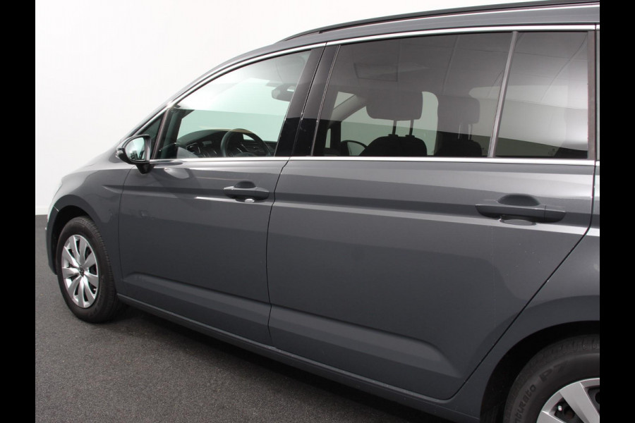 Volkswagen Touran 1.5 TSI DSG Comfortline 7p Navigatie Apple Carplay/Android Auto Parkeersensoren Adaptive Cruise Control Stoelverwarming Climate Control