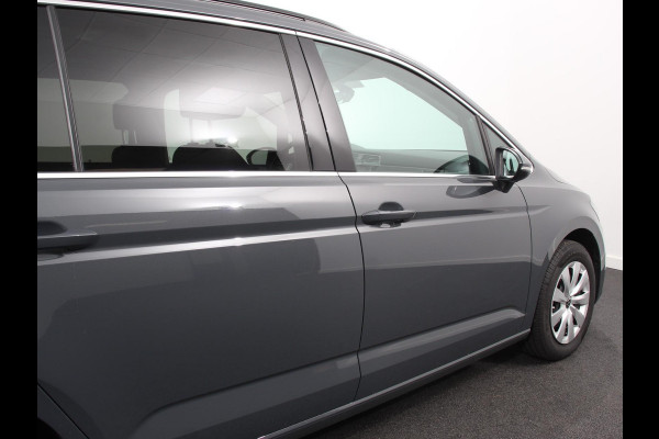 Volkswagen Touran 1.5 TSI DSG Comfortline 7p Navigatie Apple Carplay/Android Auto Parkeersensoren Adaptive Cruise Control Stoelverwarming Climate Control